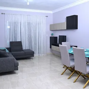 Apartment Sweet Dream, Higuey